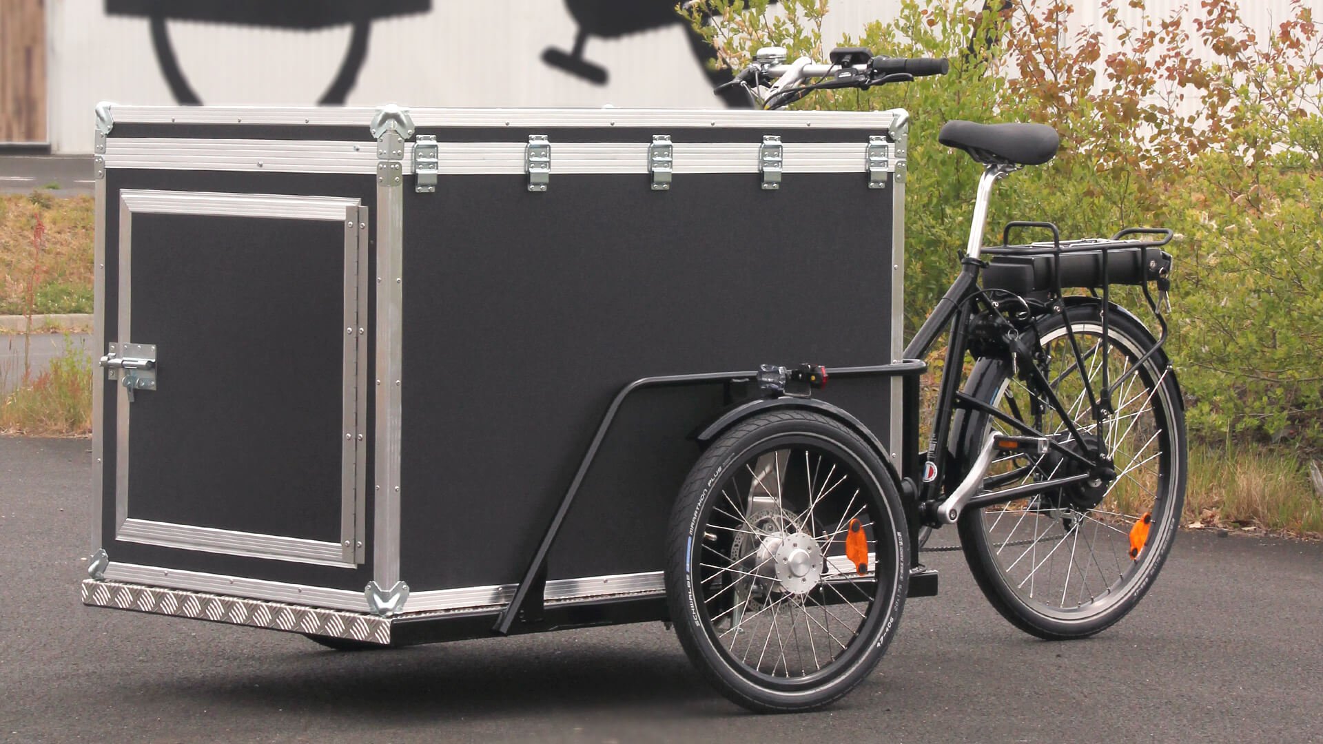 La Flightcase (ici avec porte à l'avant) offre un très confortable volume de 550 litres