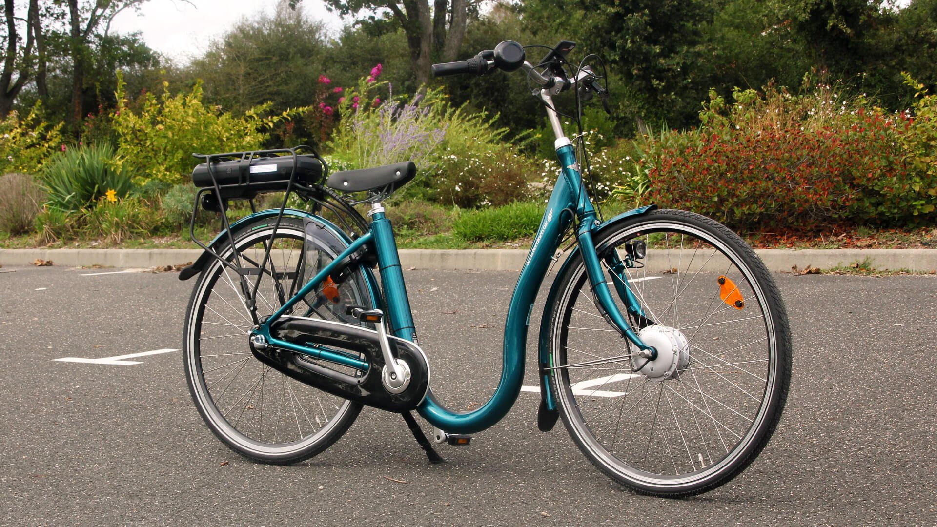 La réparation vélo électrique en atelier chez Momentum Electric