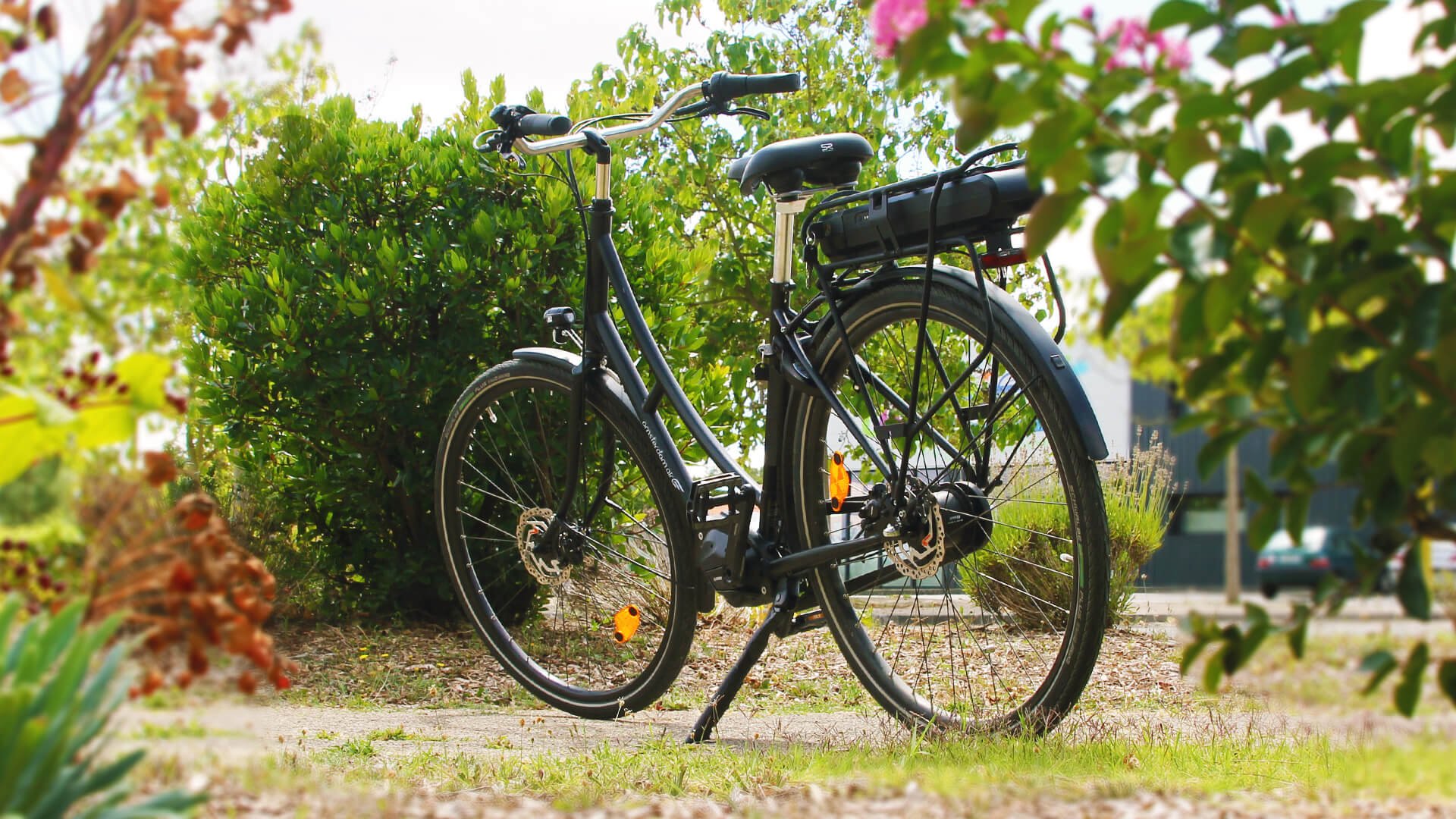 Il est propulsé par vos jambes et, au besoin, un moteur central haut-de-gamme signé Shimano