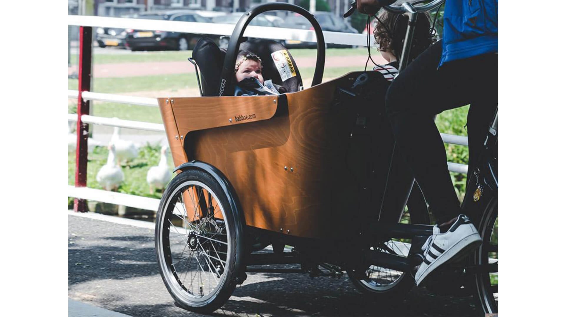 Installez un siège type maxi-cosy pour transporter votre bébé 