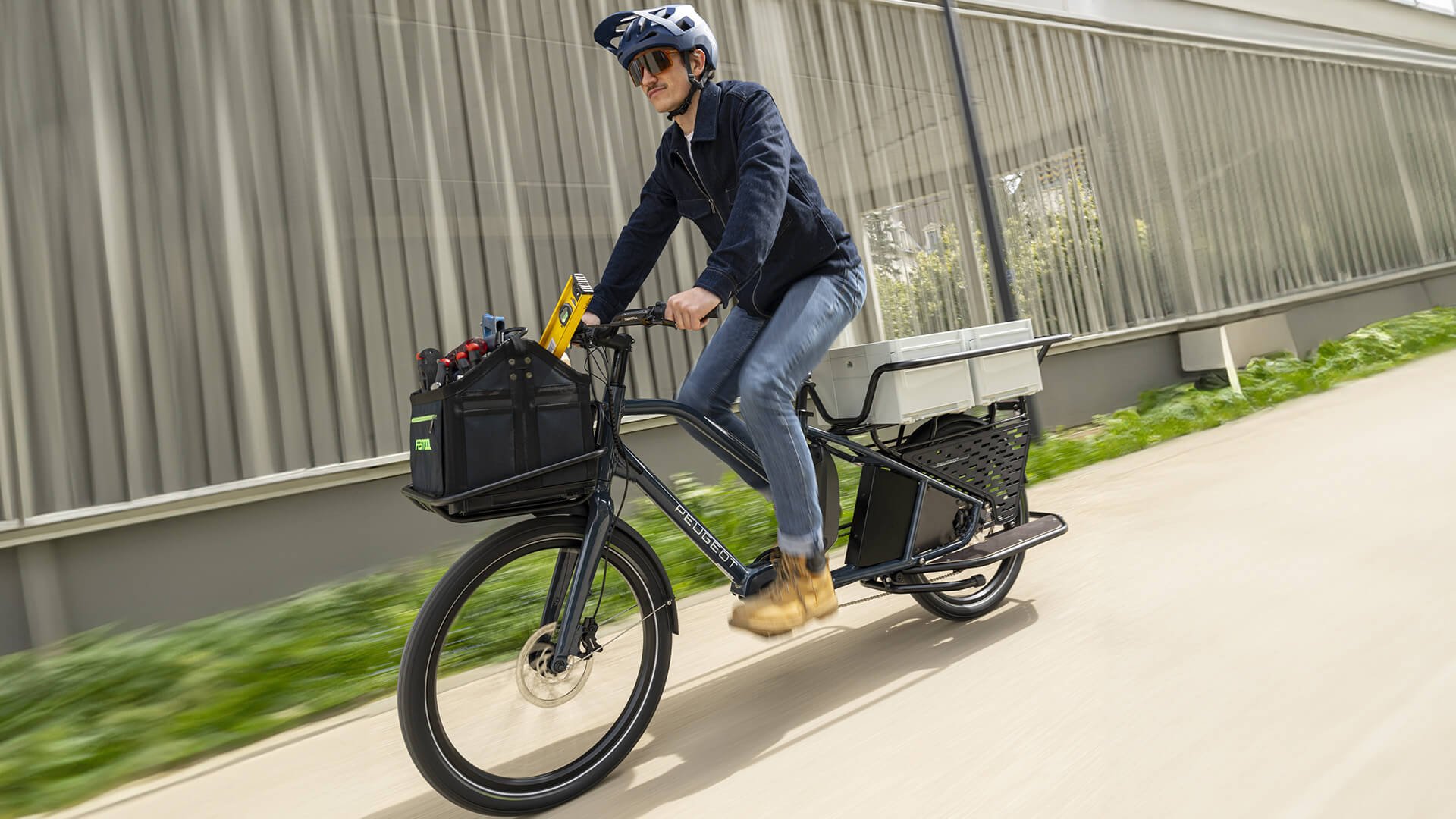 Le Peugeot E-longtail équipé pour un usage professionnel 