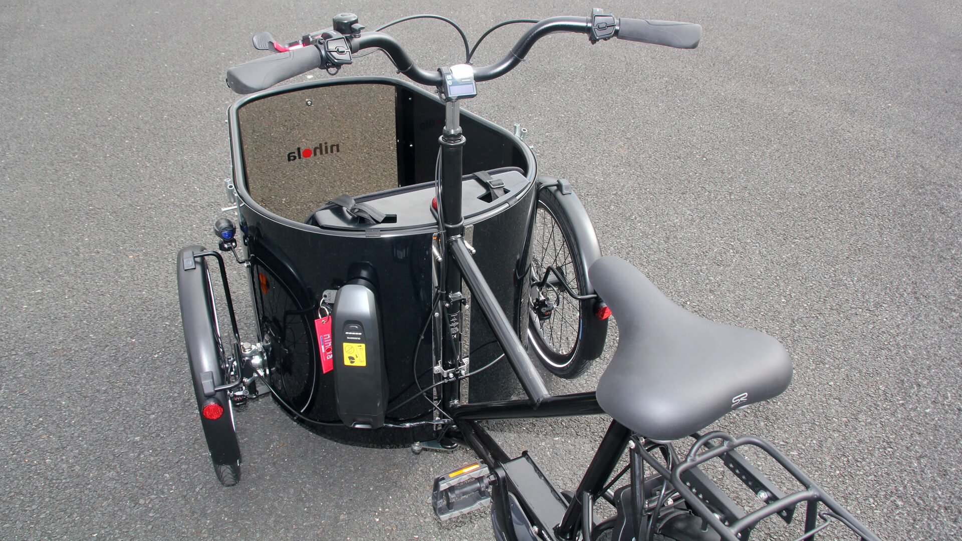 Le NIHOLA CARGO Family vu de derrière