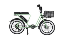 Vélo avec cadre vert et panier sur le porte-bagage avant