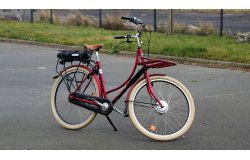 OMA Premium rouge mat avec moteur roue avant