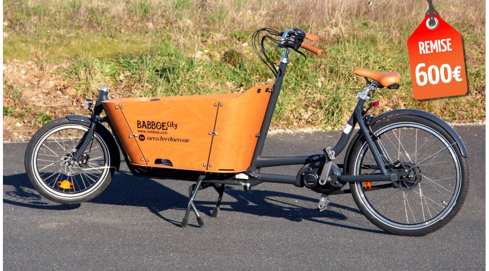 La caisse en hêtre offre un confortable volume de 315 litres