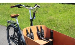 La caisse en hêtre offre un confortable volume de 315 litres