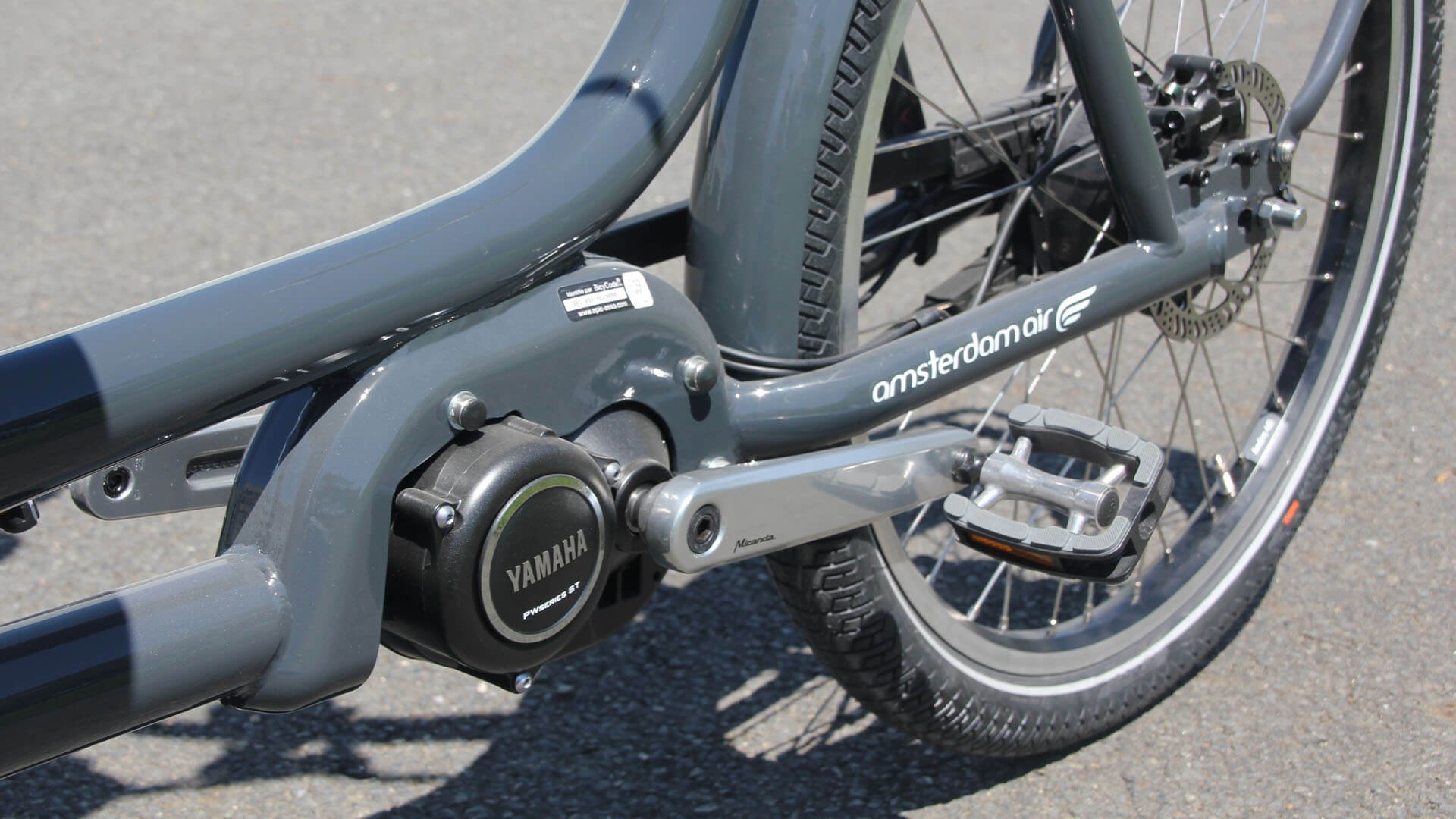 Ce biporteur est équipé d'un moteur Yahama délivrant un couple max de 70 Nm