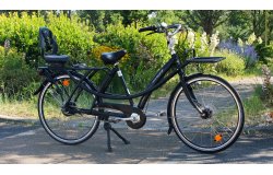 Avec son porte-bagage arrière rallongé, le Twin mesure 210 cm de long