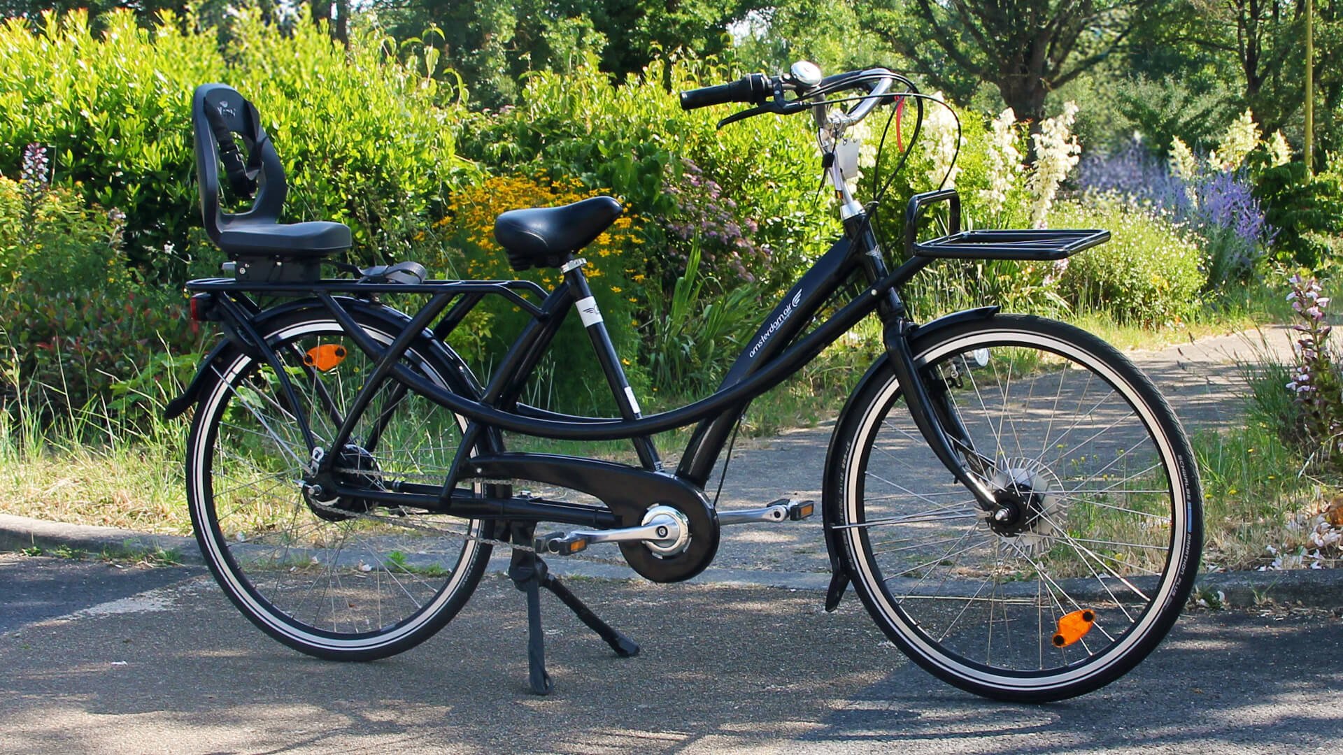 Avec son porte-bagage arrière rallongé, le Twin mesure 210 cm de long