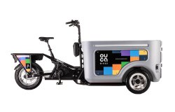 Le triporteur Ouca Transport avec coffre gris clair