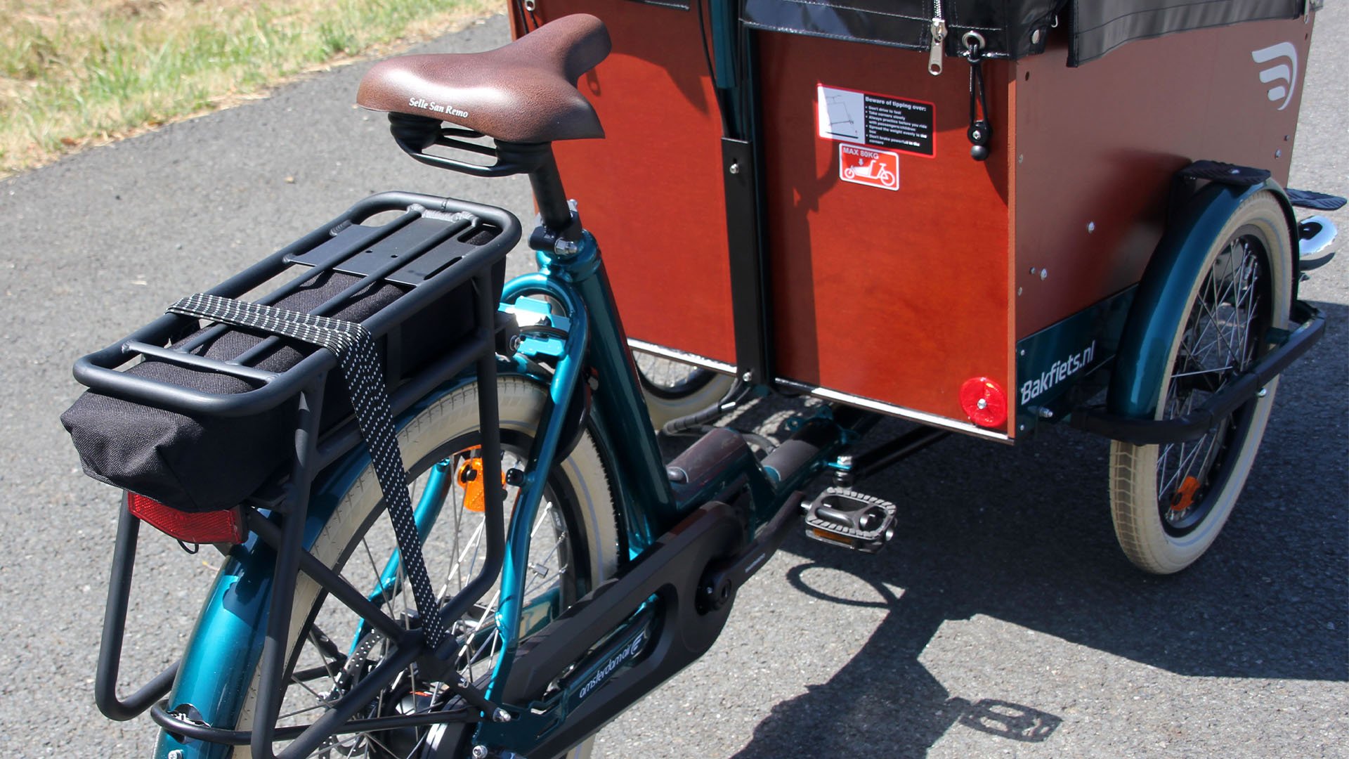 La batterie standard affiche une capacité de 418 Wh.
