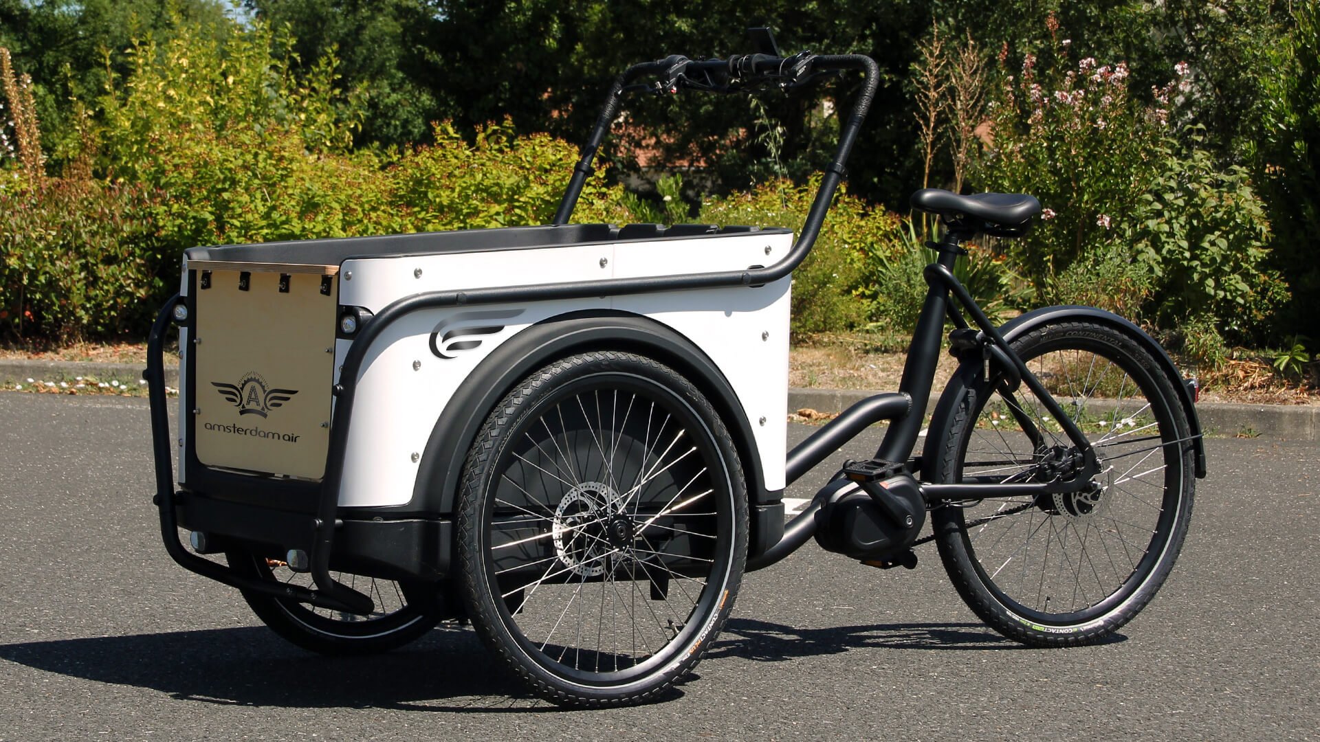 Le triporteur Urban Rider version 2025 avec son nouveau cadre et ses nouveaux équipements