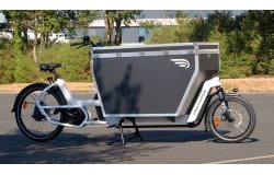 Le biporteur Urban Arrow Cargo XL avec caisse Flighcase