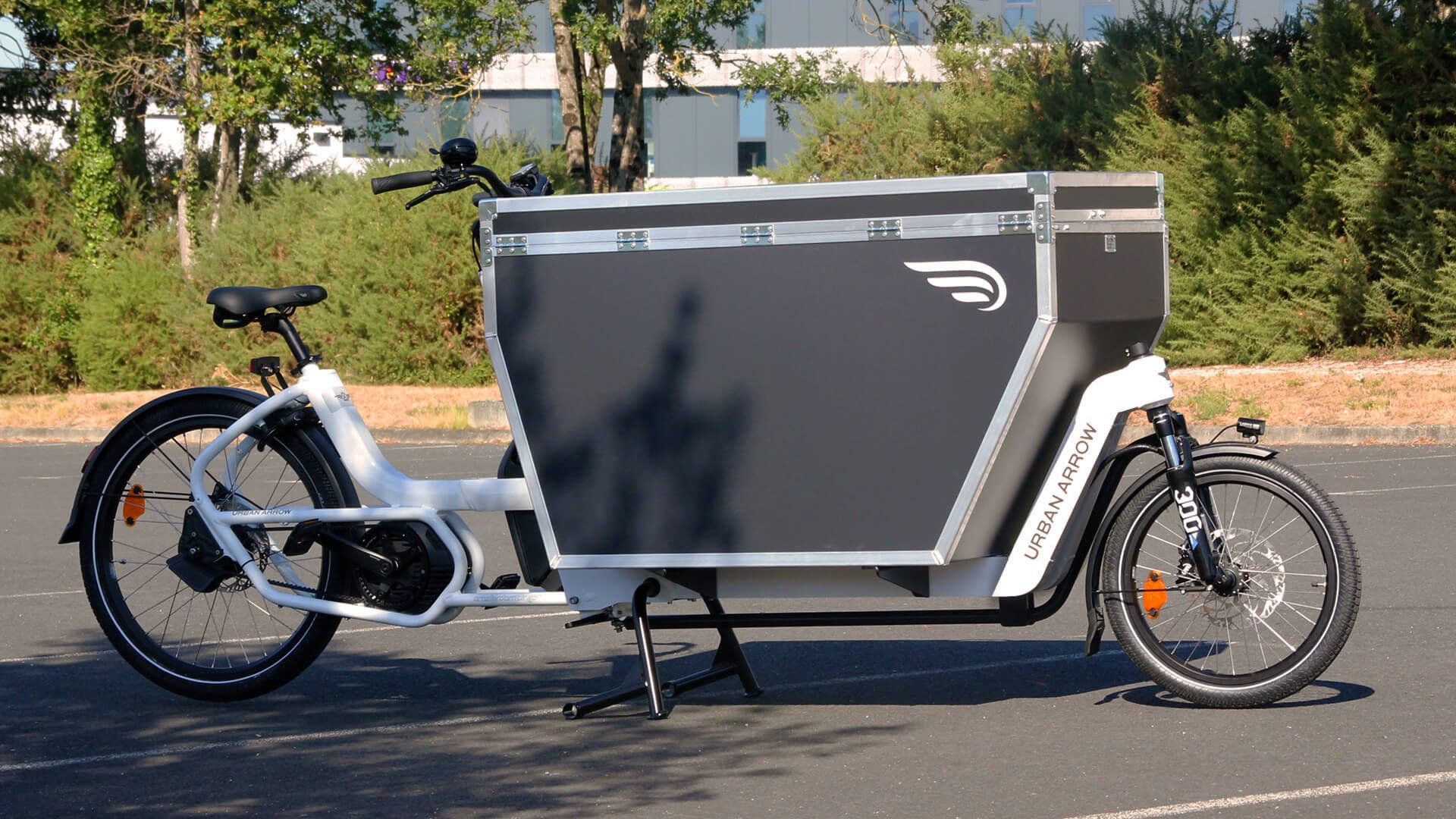 Le biporteur Urban Arrow Cargo XL avec caisse Flighcase