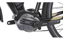 Ce vélo est équipé d'un moteur pédalier