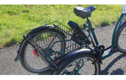 Équipé d'un panier arrière pour stocker vos affaires, vos courses...