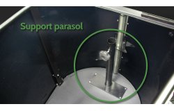 La malle du CARGO XL Évémentiel inclut de série un support parasol