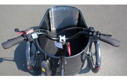 Le poste de pilotage d'un NIHOLA CARGO avec assistance pédalier Shimano