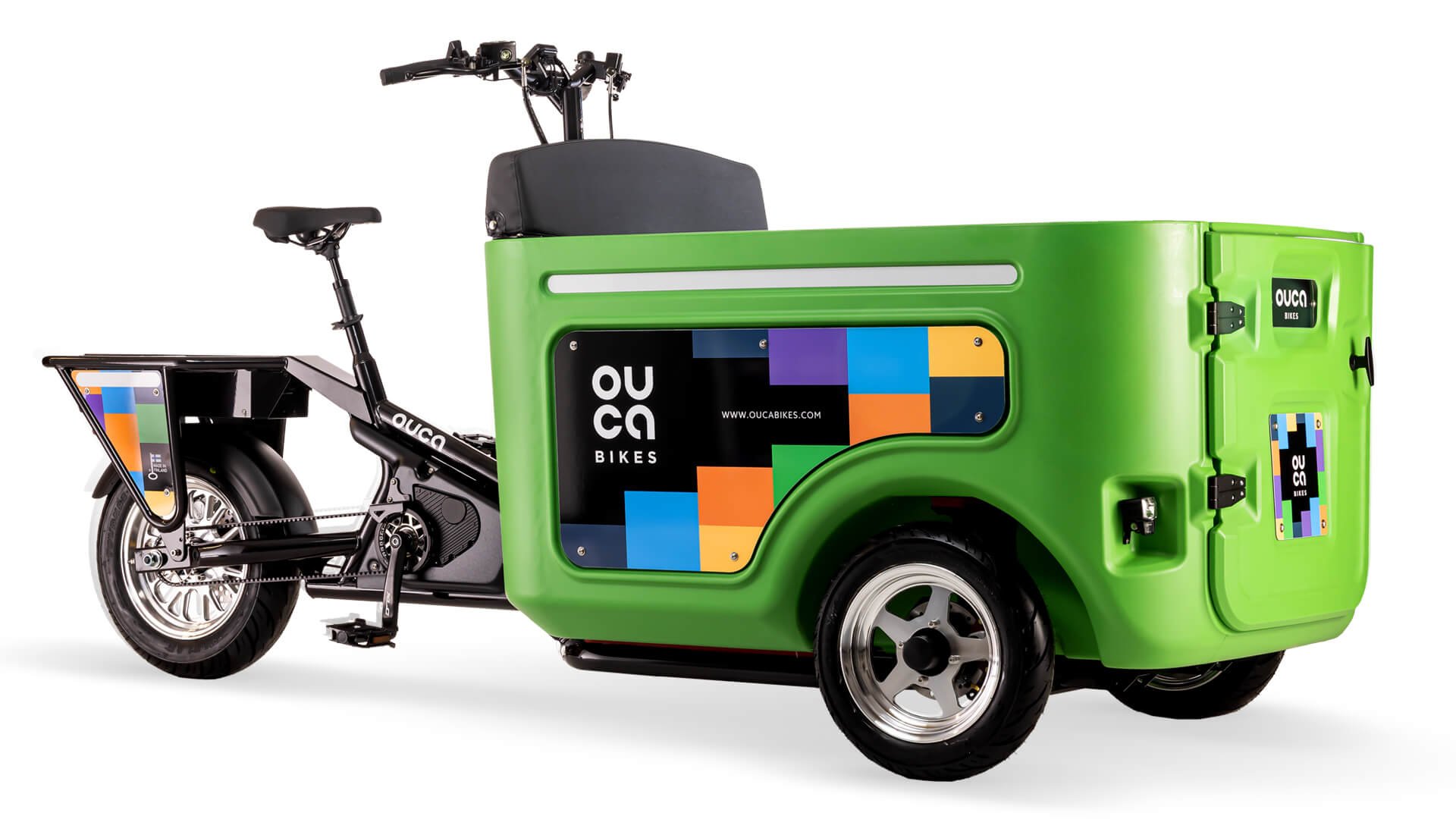 Le triporteur Ouca Taxi avec coffre vert pomme