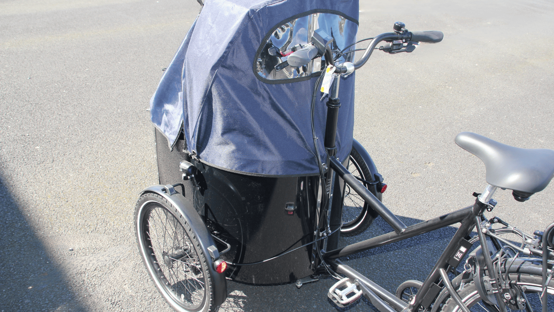 Triporteur NIHOLA CARGO Family G1 Bafang avec tente de pluie (Modèle de démonstration)
