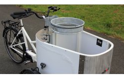 sa malle grand volume (230 litres) inclut tous les outils indispensables