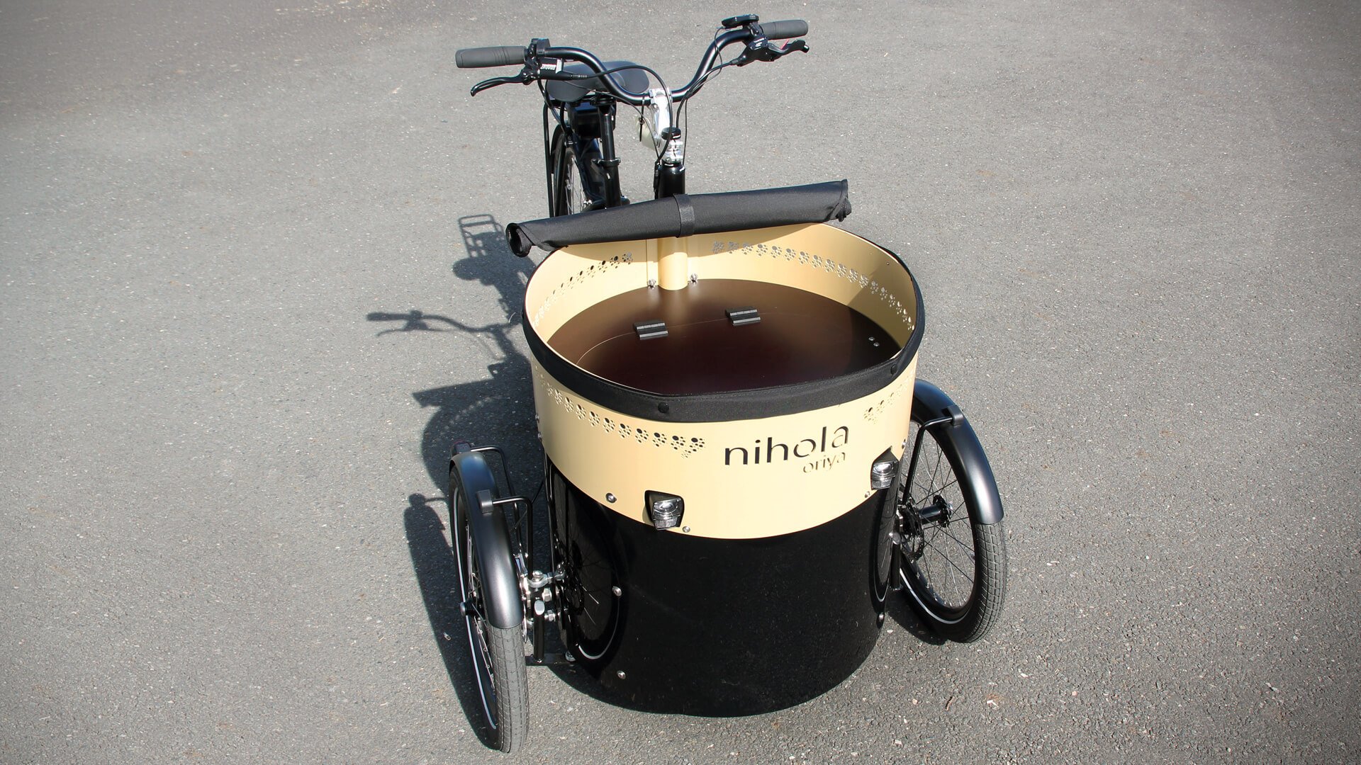 Triporteur NIHOLA ORIYA