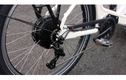 Le dérailleur microSHIFT Advent 9 vitesses des versions musculaires et électriques roue arrière