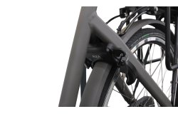 VAE hollandais Flevoland avec cadre aluminium noir brillant et moteur pédalier Shimano E-Bike Systems