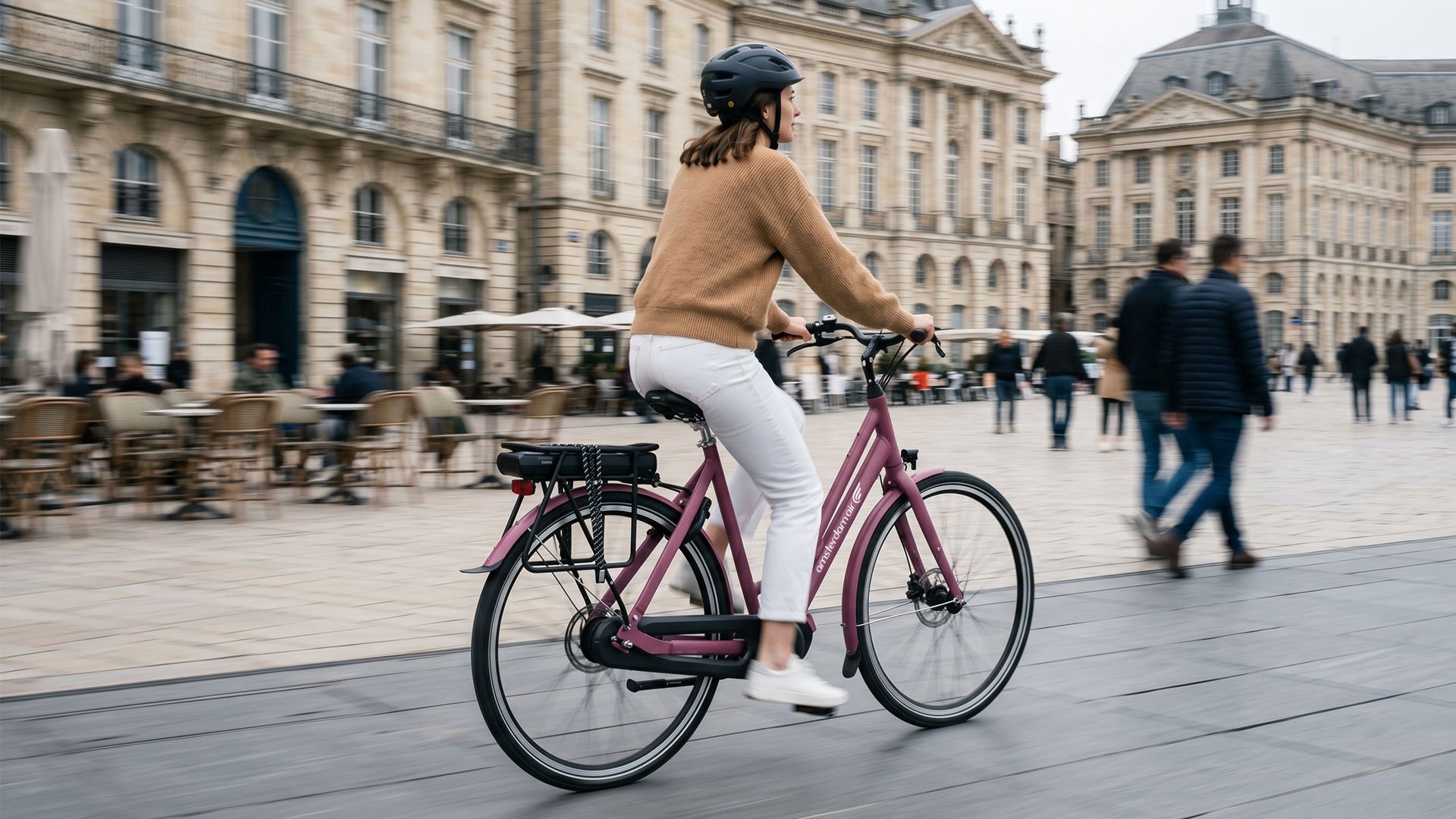 VAE hollandais Flevoland avec cadre aluminium noir brillant et moteur pédalier Shimano E-Bike Systems