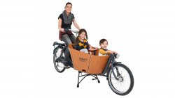 Biporteur babboe City électrique avec 2 enfants et un maxi cosi