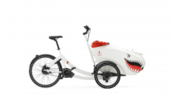 Triporteur électrique Triobike Mono blmanc avec décoration requin
