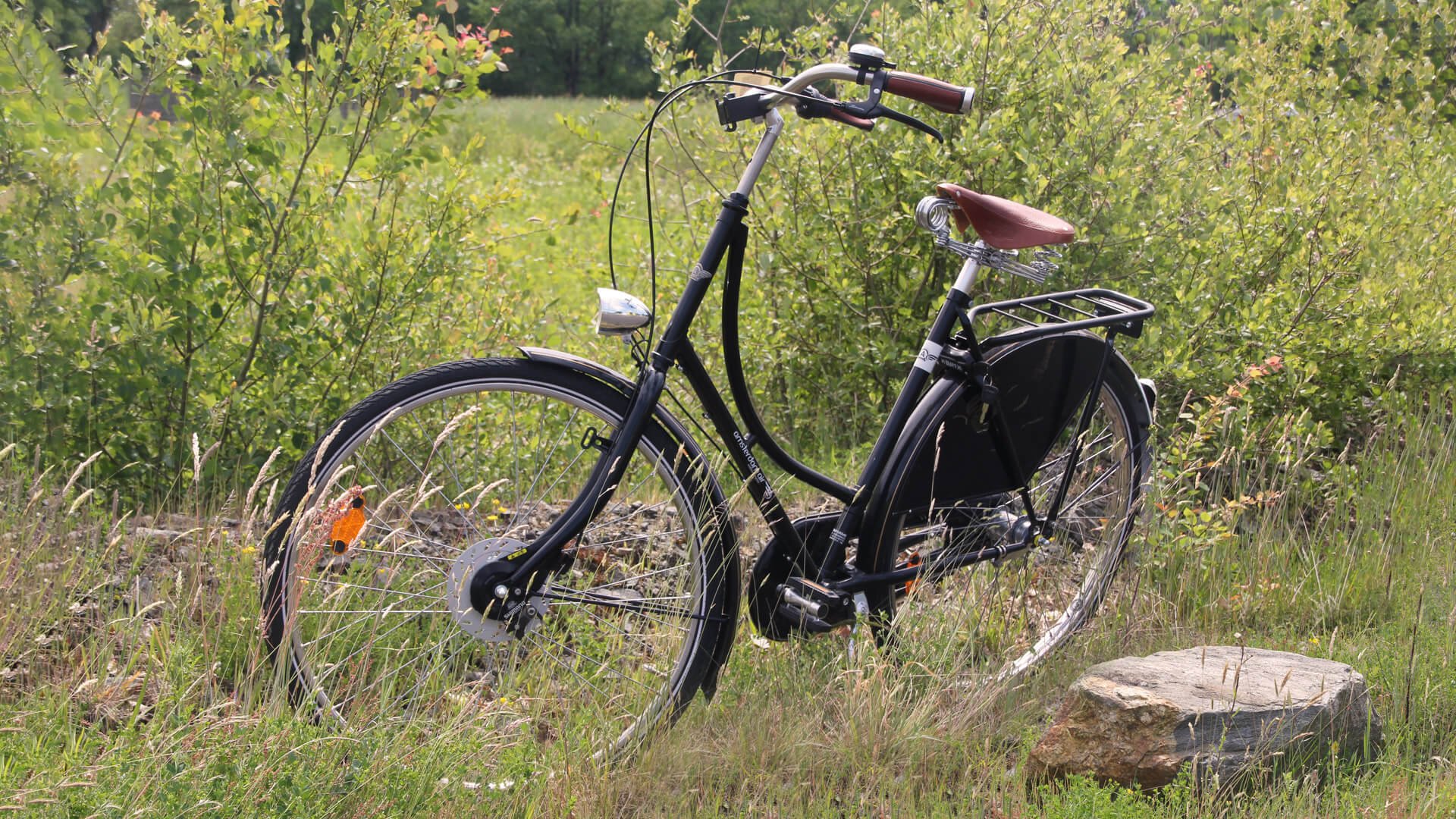 Couvre-selle Vélo Basil Noir sur Mes Vélos Hollandais