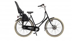 Yepp Maxi noir sur vélo hollandais Oma Premium équipé d'un porte-bagage classique