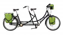 Tandem électrique pliant avec sacoches de grande randonnée Ortlieb vertes