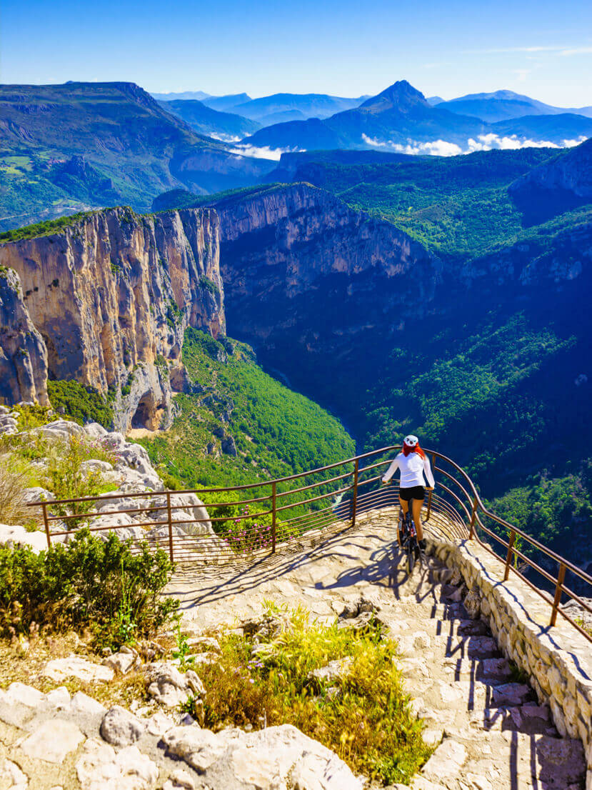 Vue imprenable (mais qui se mérite !) sur les montagnes du Verdon,