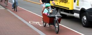 port du casque obligatoire pour les enfants de moins de 12 ans