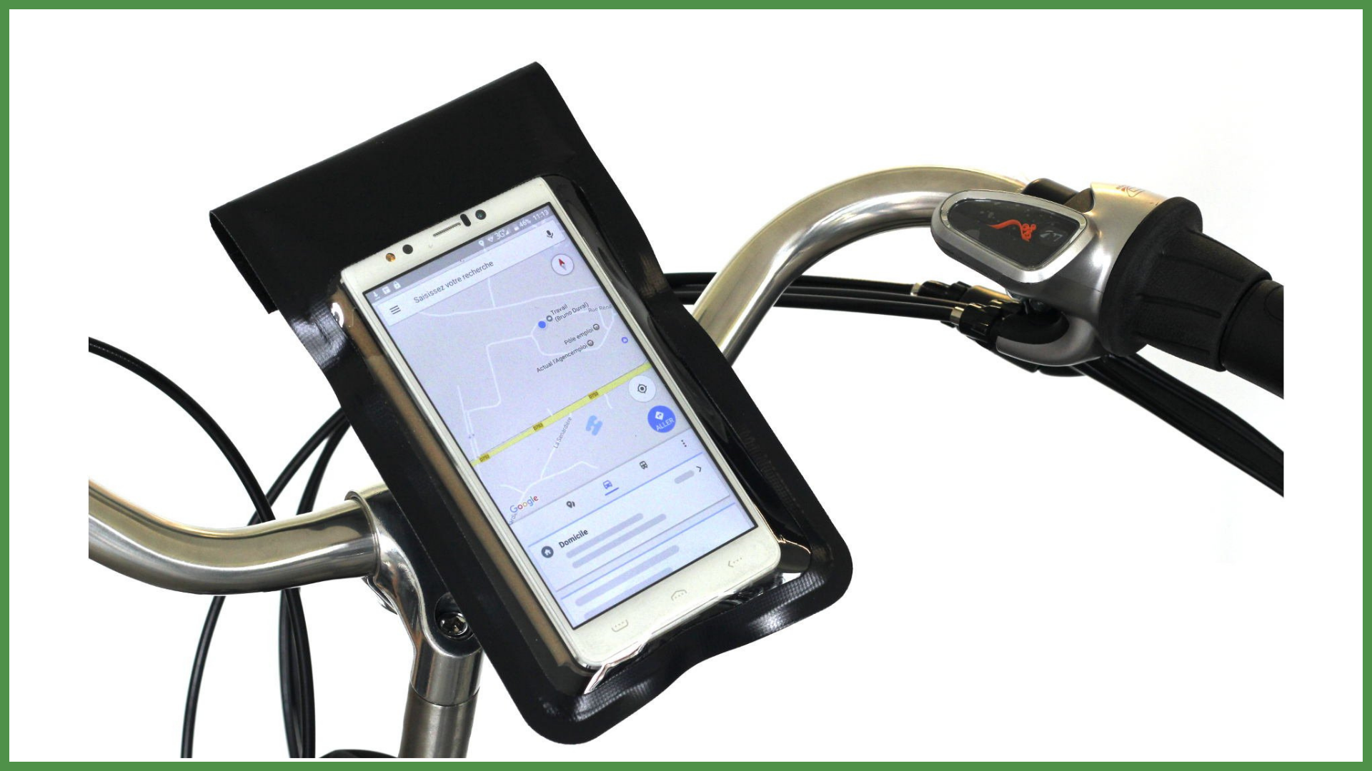 Profiter d'applications pour le vélo et glisser le smartphone dans ce support adapté