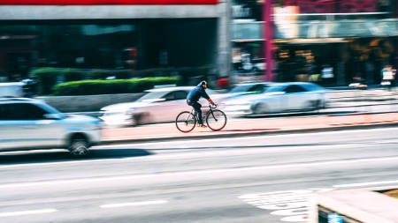 Le nombre de cyclistes tués dans des accidents est en nette augmentation depuis 2010. Quelles sont les raisons ? Pourquoi Copenhague et Amsterdam surfent sur la tendance inverse ? Qu'ont-ils de plus ?