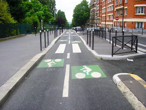 pistes-cyclables-cohabitation-velos-voitures