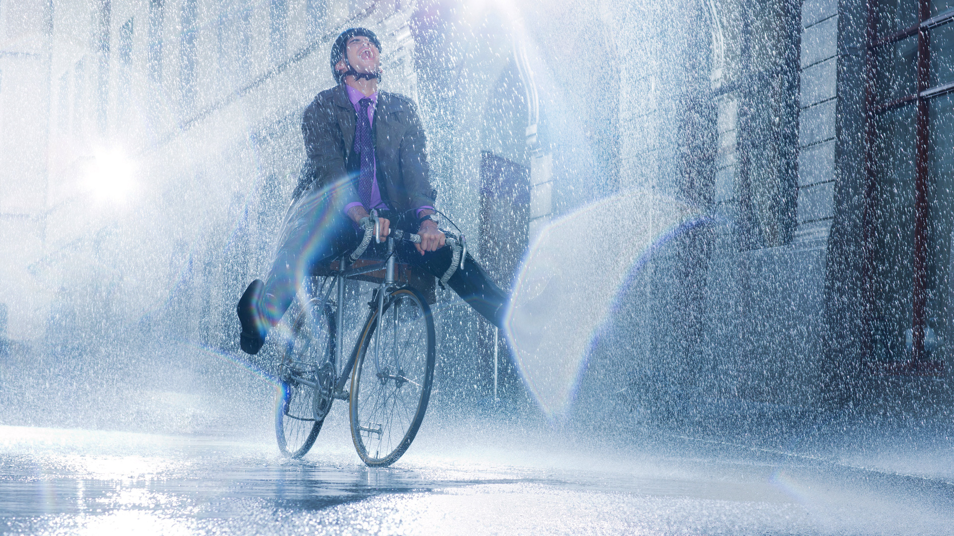 ♪ Just cycling in the rain ♫