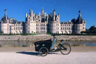 Le Triobike de Thomas Sorel devant le château de Chambord