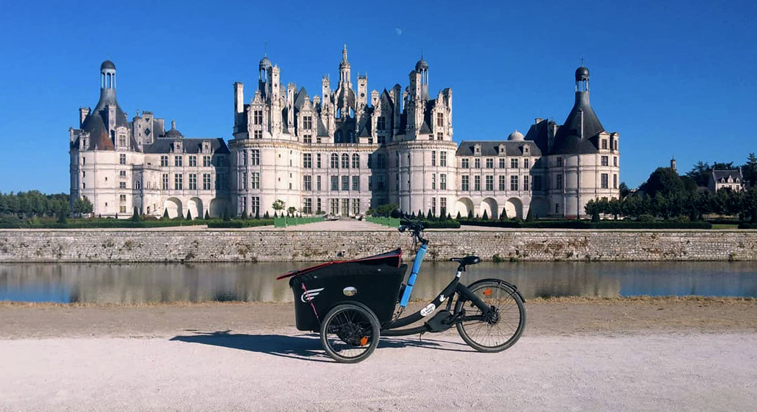 Le Triobike de Thomas Sorel devant le château de Chambord