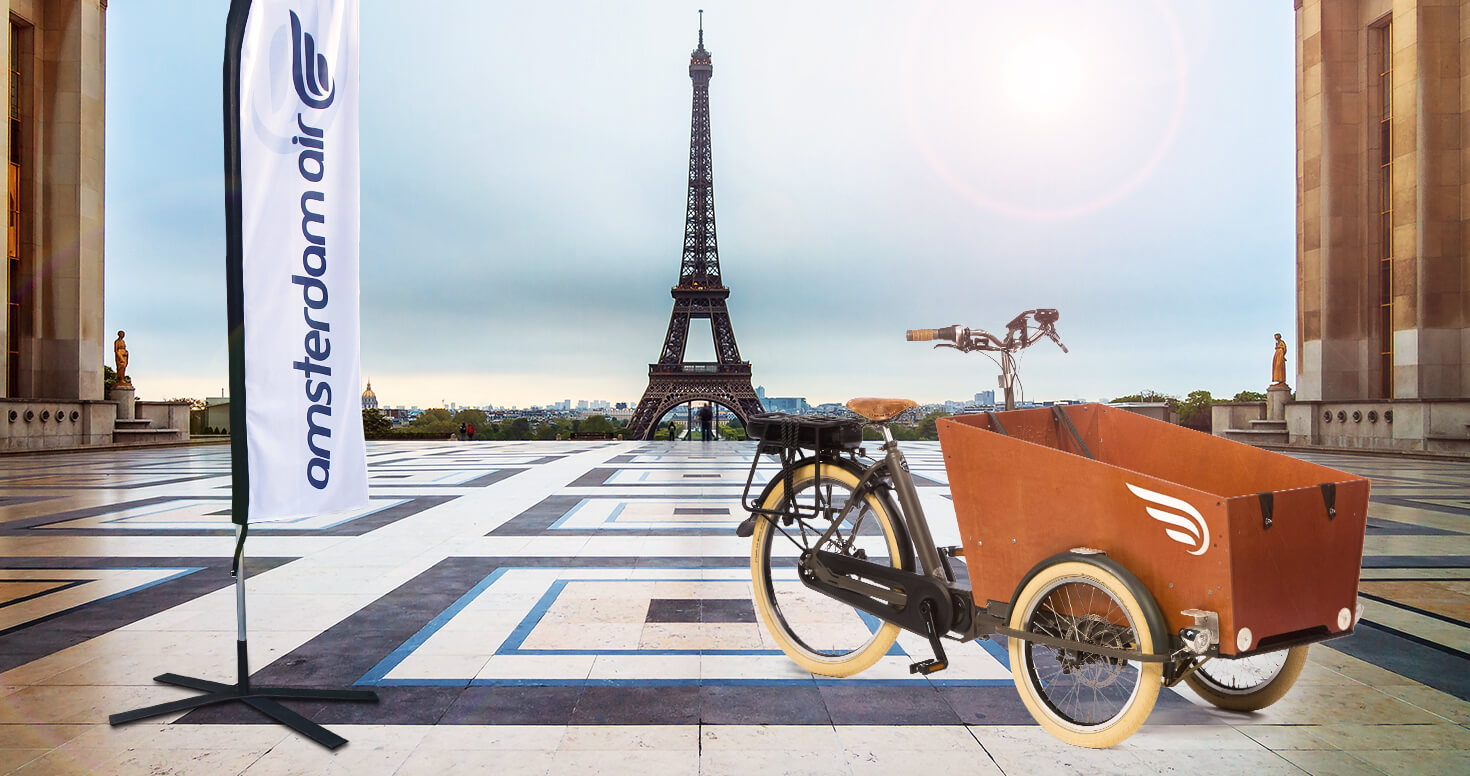 Triporteur Bakfiets sur la place du Trocadéro à Paris