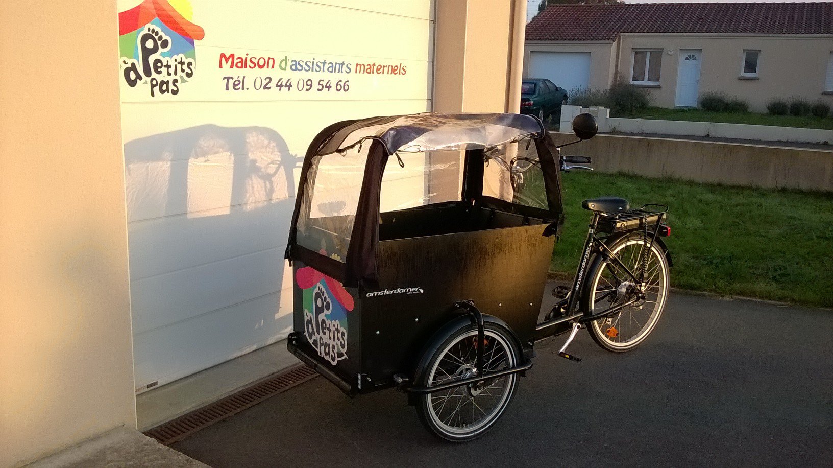 À petits pas - Triporteur électrique Smiley
