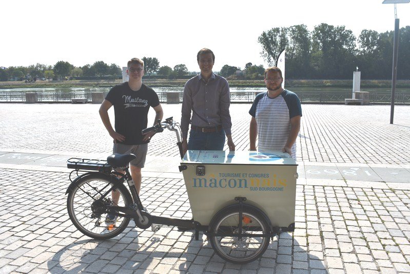 Tourisme et congrès Maconnais - Triporteur électrique Office de Tourisme
