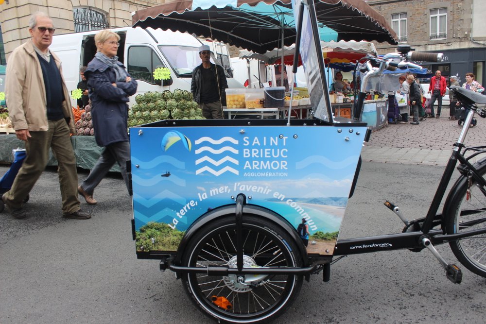 Saint Brieuc Armor Agglomération - Triporteur électrique Office de Tourisme.